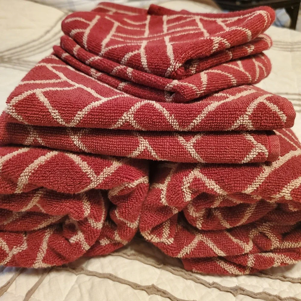 2 Sets Vintage Ralph Lauren Chaps Towels Bath Hand Wash Red Cream Geo Trellis